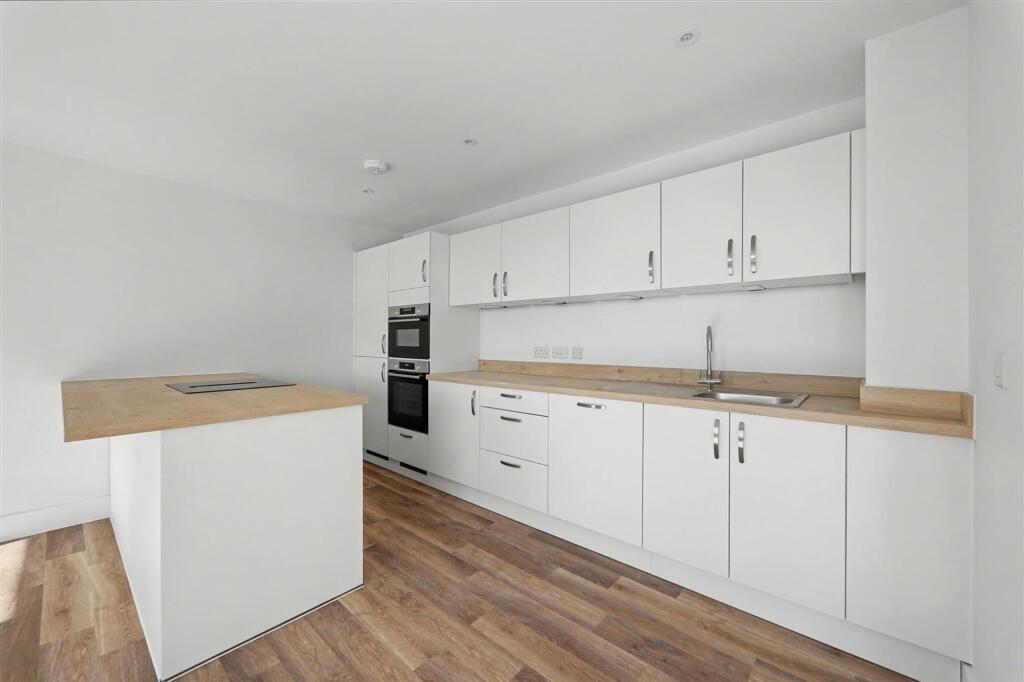 Apartment in Brighton - More