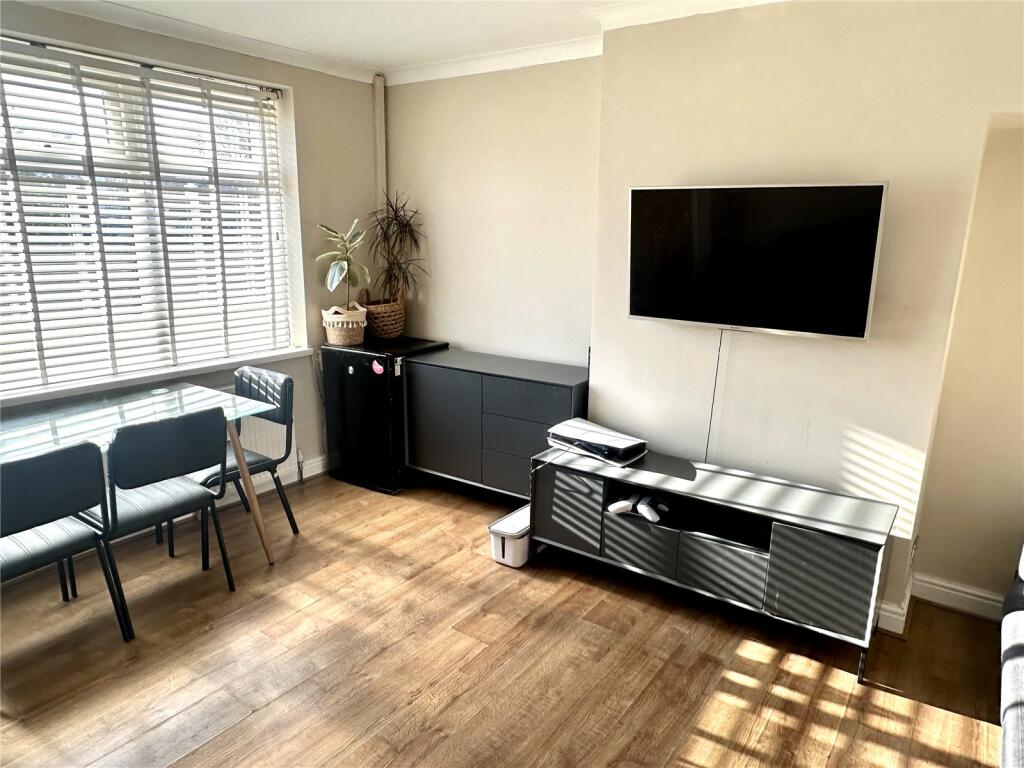 House in Birmingham, Hall Green - View 2