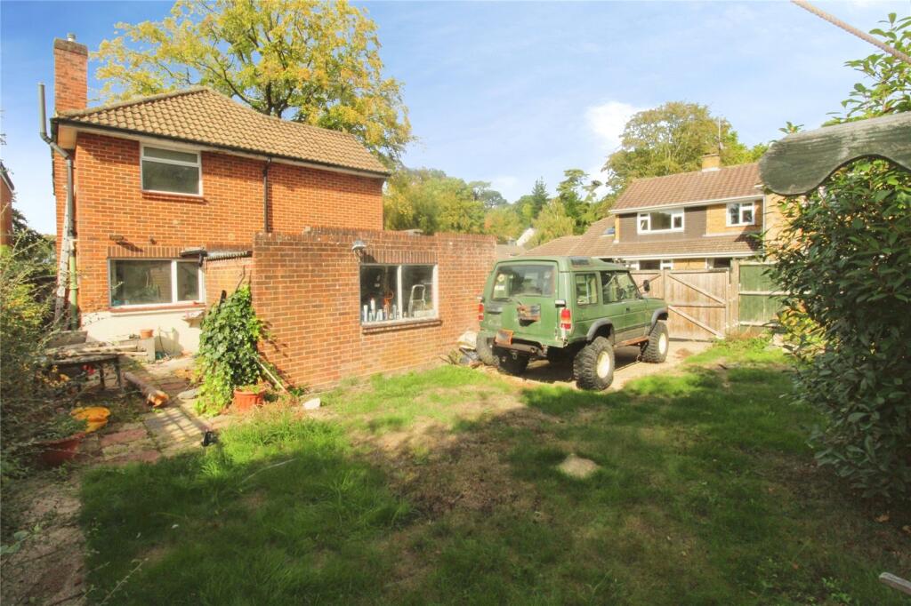 Underwood Close, Southampton, Hampshire, SO16 photo 2