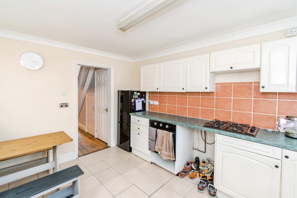 House in Southampton, Western Docks, Regents Park - More