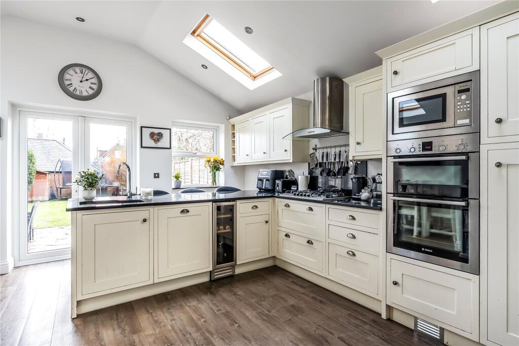 House in Reigate, South Park - View 3