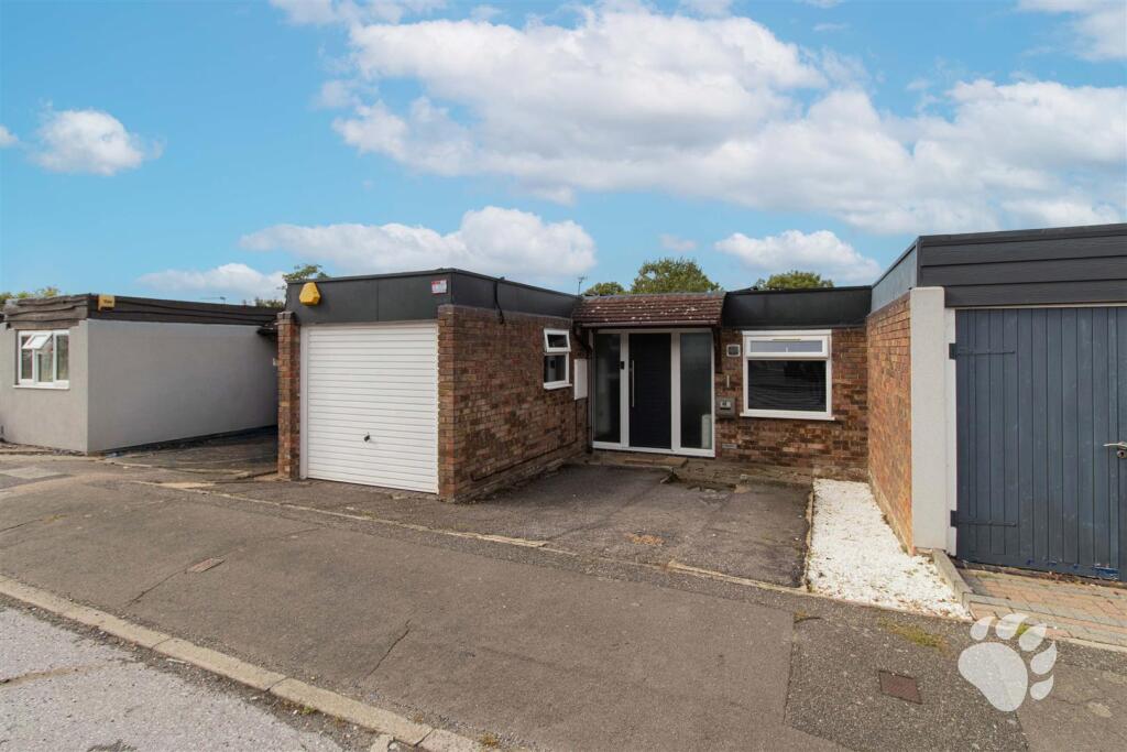 Main image of property: Gun Hill Place, Kingswood, The Woodlands Estate, SS16