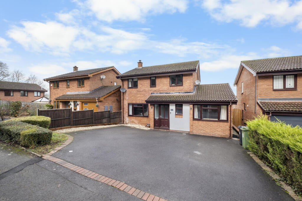 Main image of property: Oakham Close, Redditch. B98 7YQ
