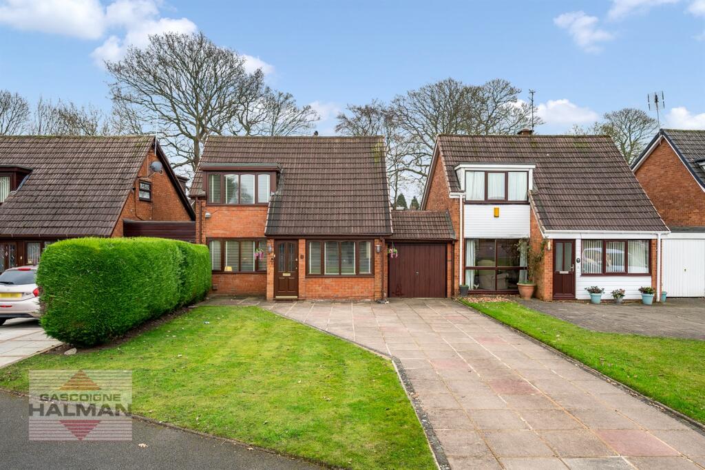 Main image of property: Hallwood Road, Handforth