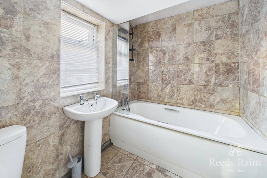 House in Sheffield, South Yorkshire - View 5