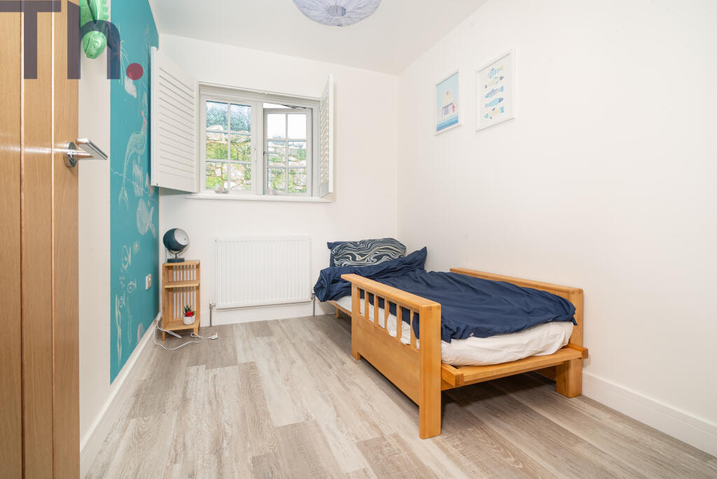 House in Ventnor, Cowlease - More