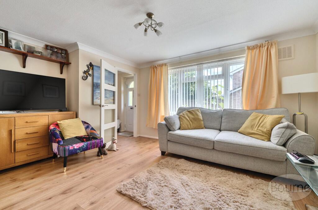 Sandy Close, Petersfield, Hampshire, GU31 photo 2
