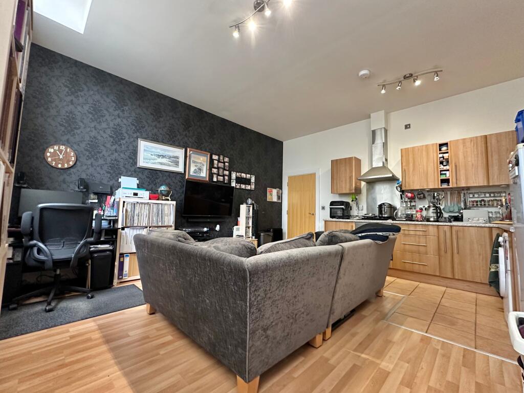 Apartment in Lancaster - View 4