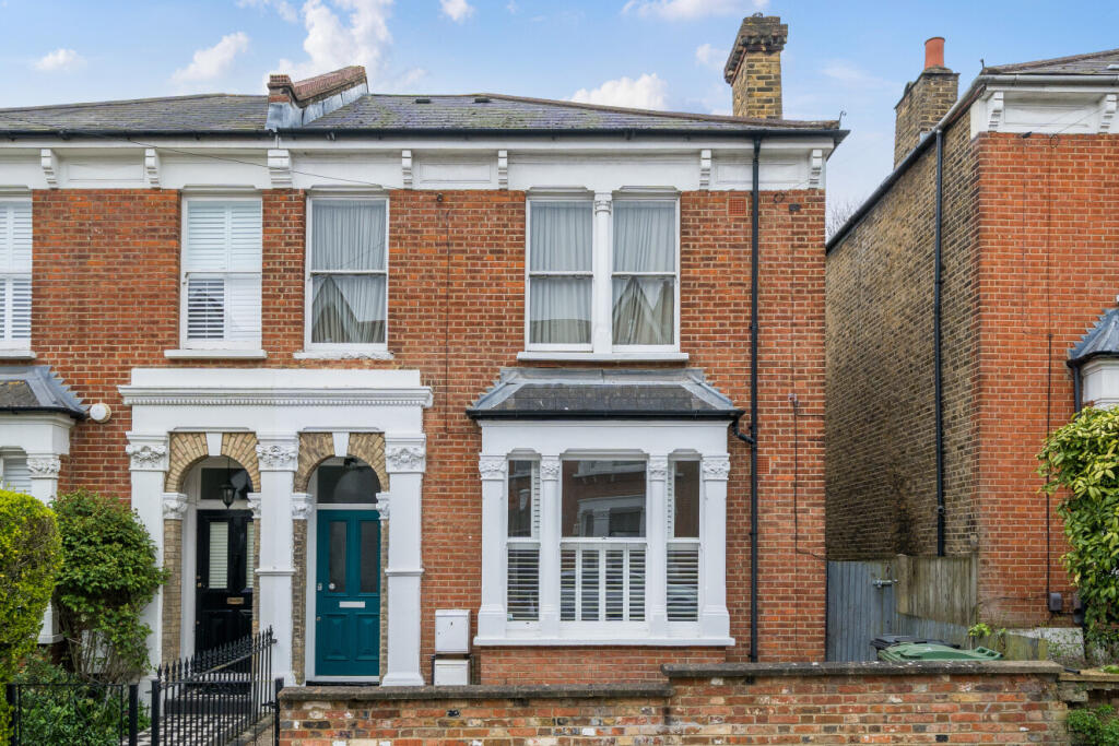 Main image of property: Deronda Road, London, SE24