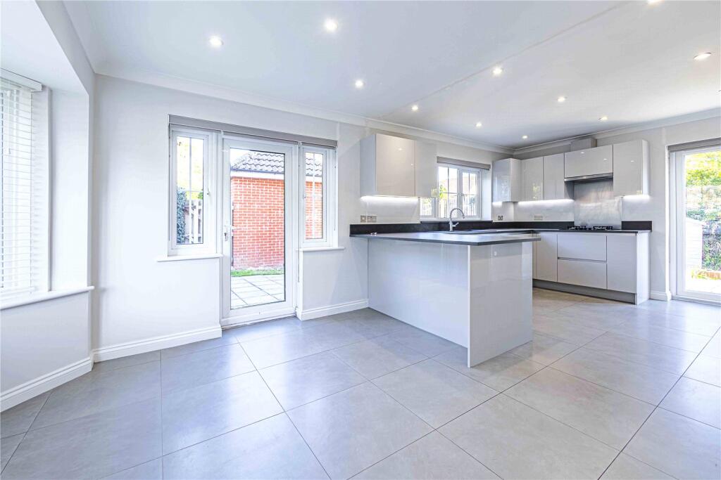 House in Dacorum, Nash Mills - View 5