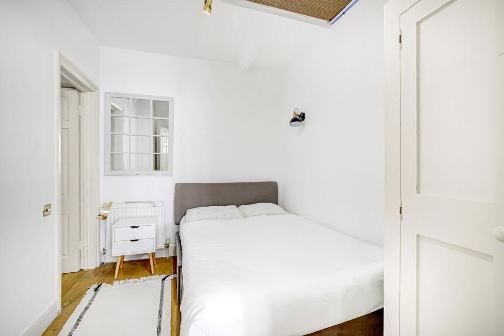Apartment in London, South Kensington - More