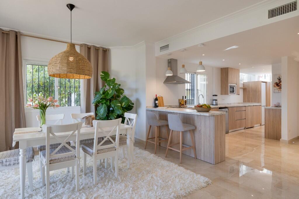 Main image of property: Benahavís, Málaga, Andalusia