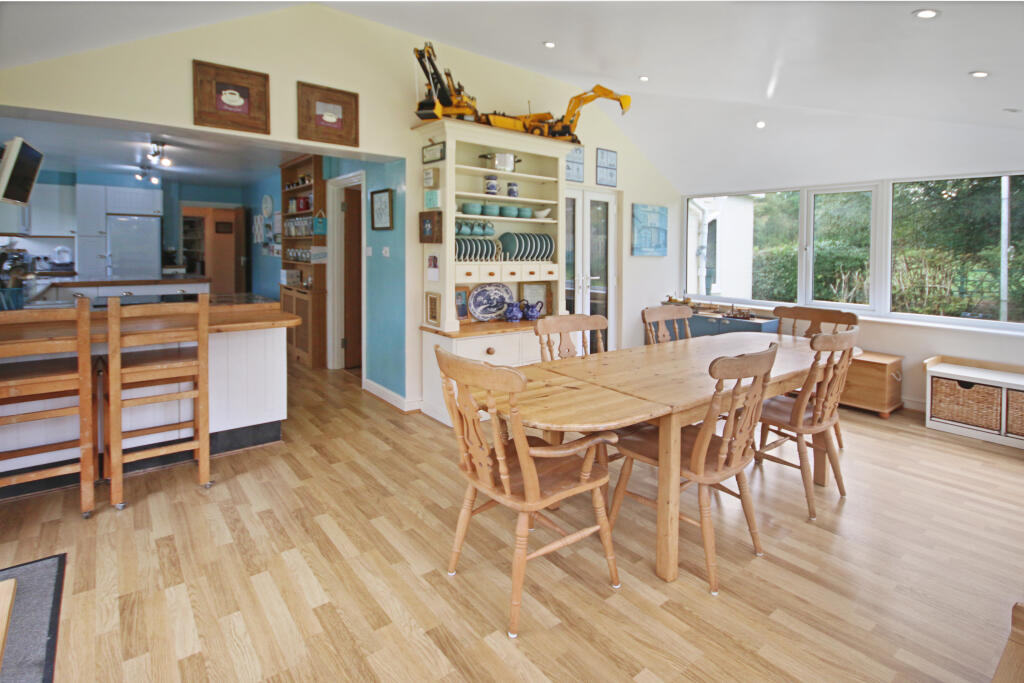 House in Redhill - View 5