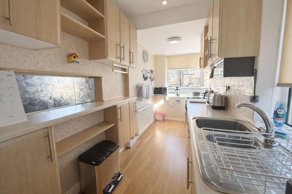 Additional image 3 of Oakleigh Terrace, Clayton, Bradford