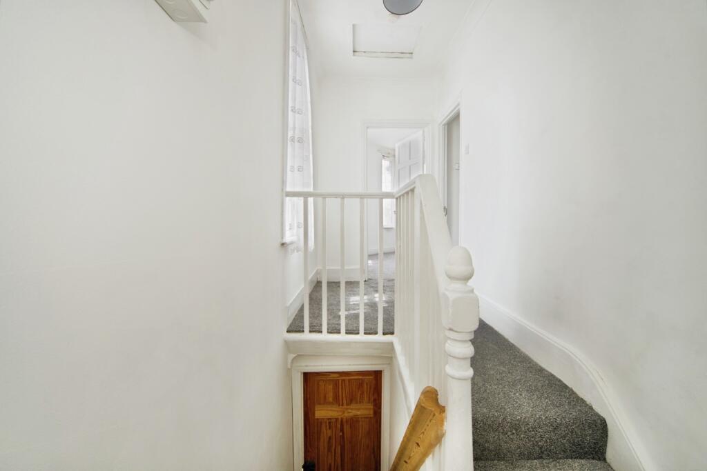 Montagu Road, London, N18 photo 2