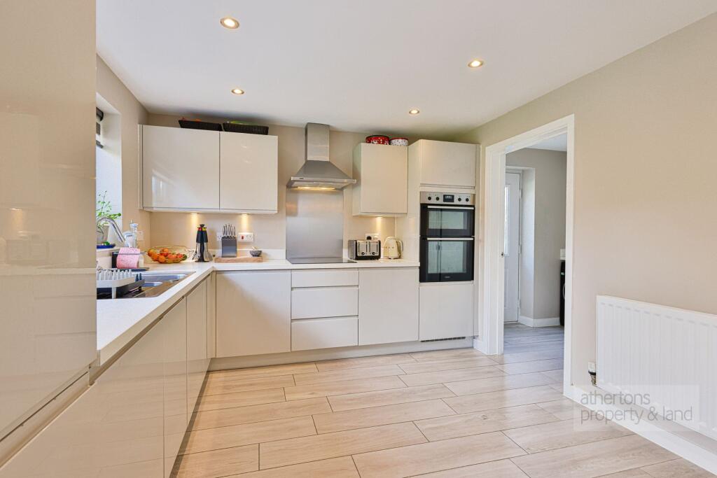 House in Ribble Valley, Clitheroe - More