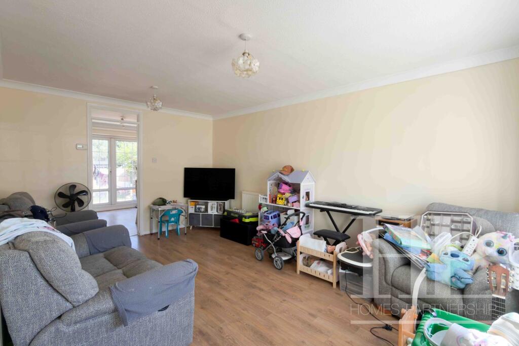 House in Crawley, Worth - View 5