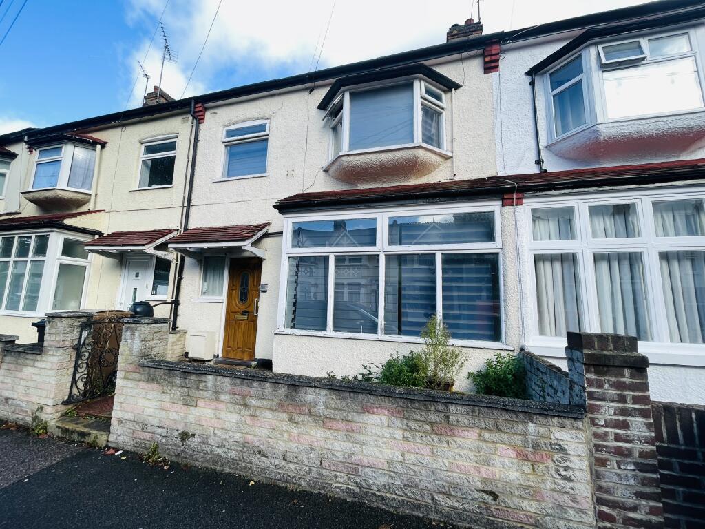 3-bed terraced on West End Avenue, London, E10, £700,000