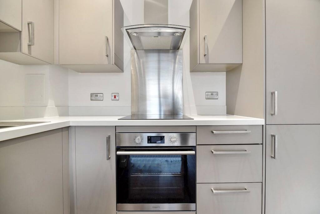 Apartment in London, Gallions Reach - View 5