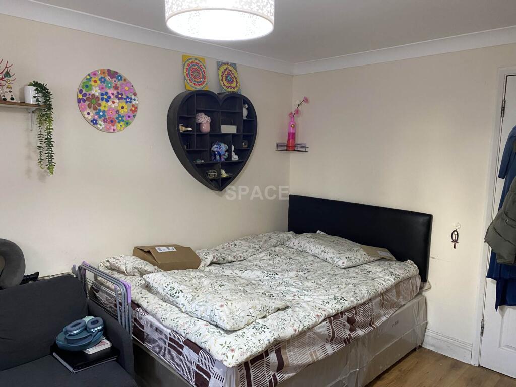 Main image of property: London Road, Reading