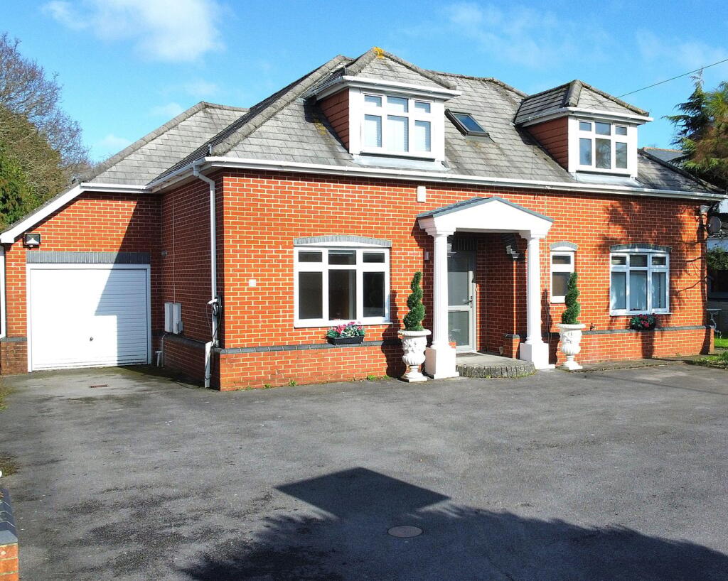 Linthorpe Road, Poole, BH15