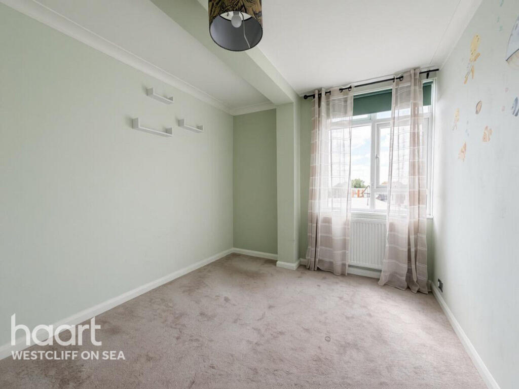 London Road, Westcliff-On-Sea photo 5
