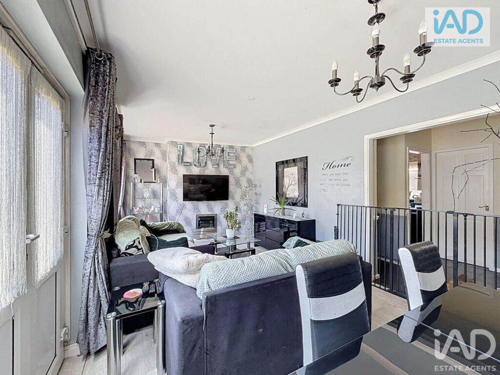 Apartment in Harlow, The Stow - View 2