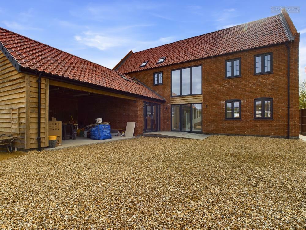 4-bed detached on 5 Bank Terrace Dowsdale, £595,000
