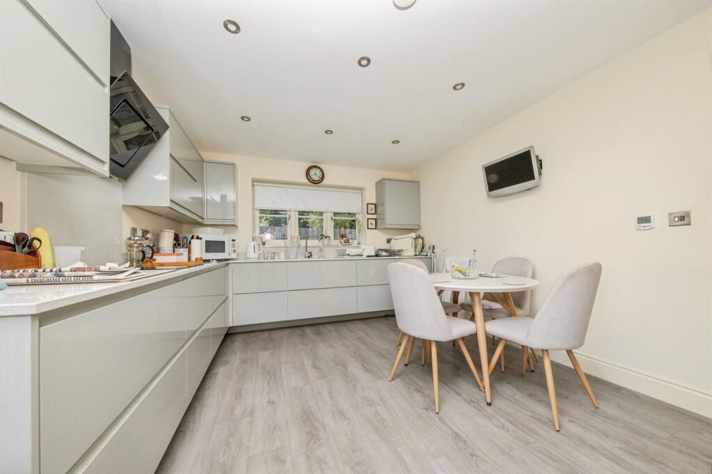 House in Kirby-le-Soken, Frinton and Walton - View 5