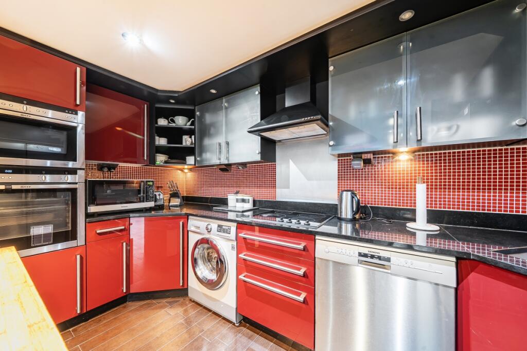 Apartment in London - View 5