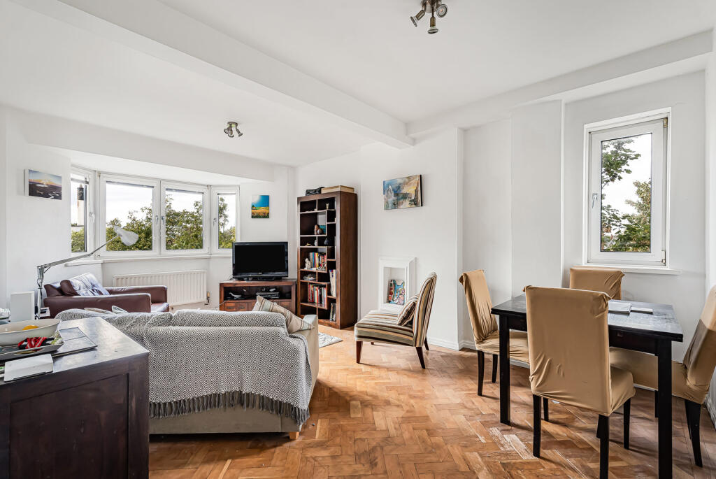 Apartment in London - More