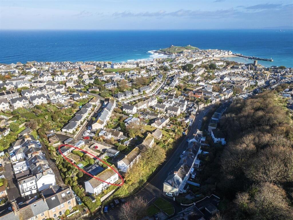 Main image of property: St. Ives, Three bed home with annexe