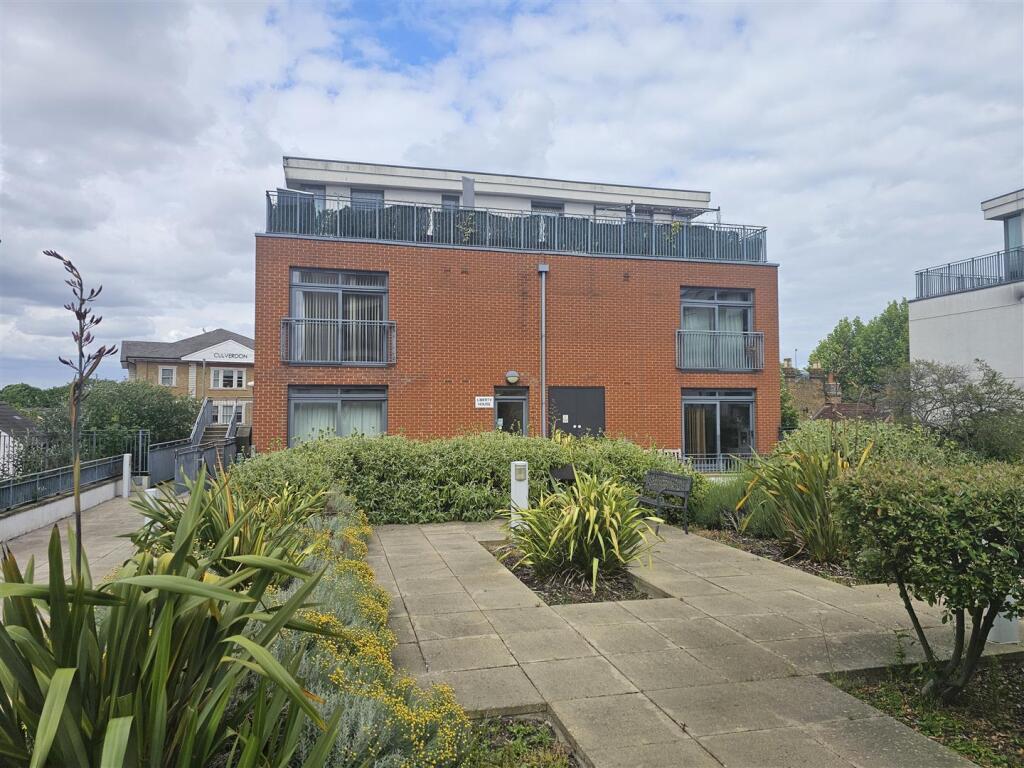 Main image of property: Guildford Street, CHERTSEY