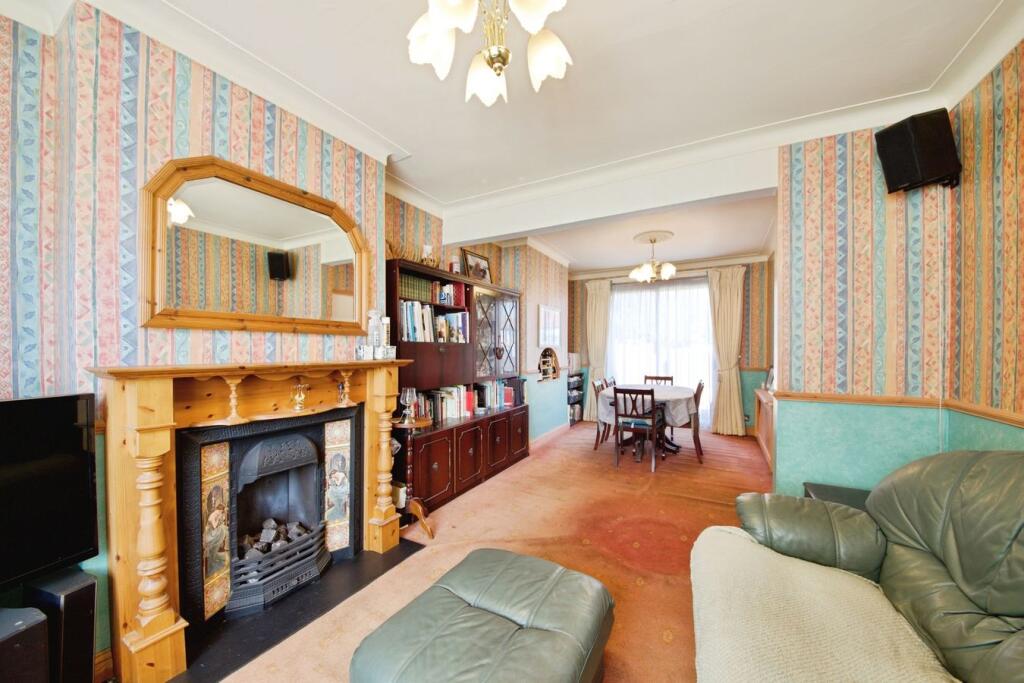 House in Enfield - View 4
