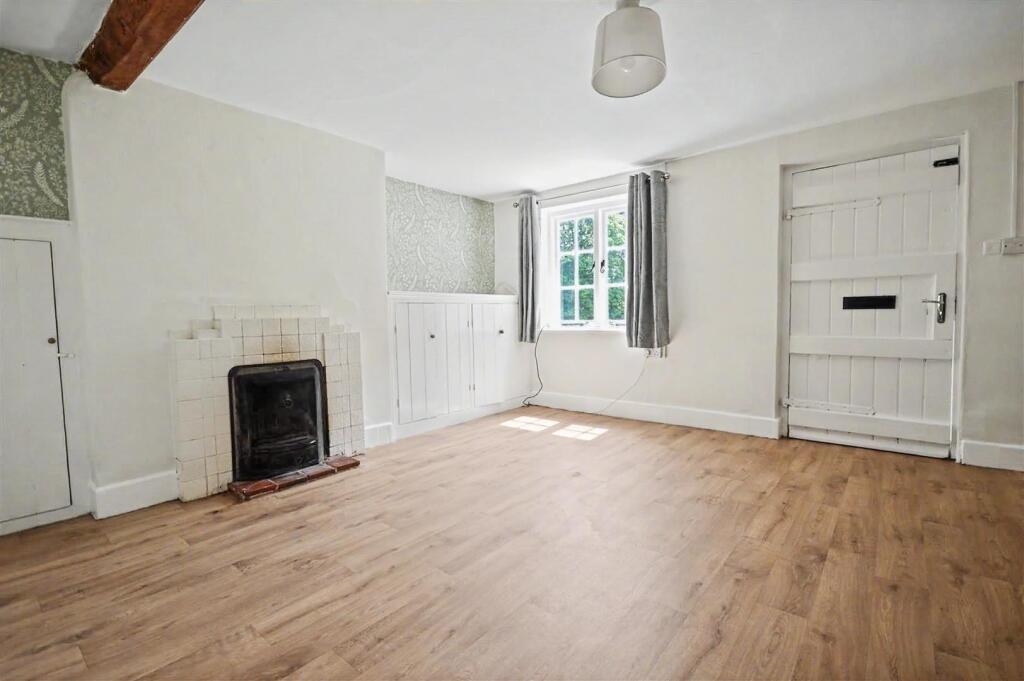 House in Lower Harlestone, Harlestone Heath - View 3