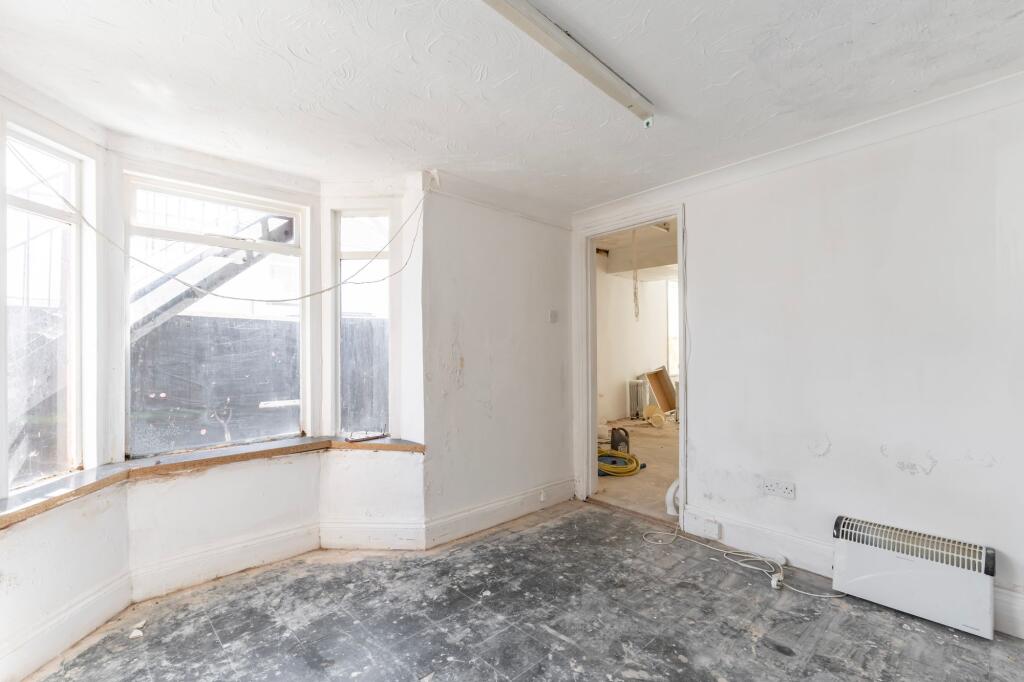 Apartment in Norwich - View 3