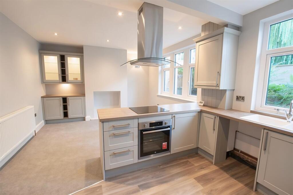 Halifax Road, Ripponden, Sowerby Bridge photo 5