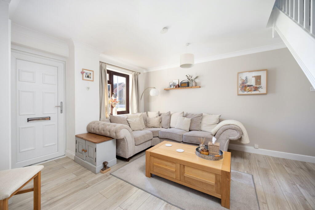 Davis Road, Market Lavington, Wiltshire, SN10 4DQ photo 4