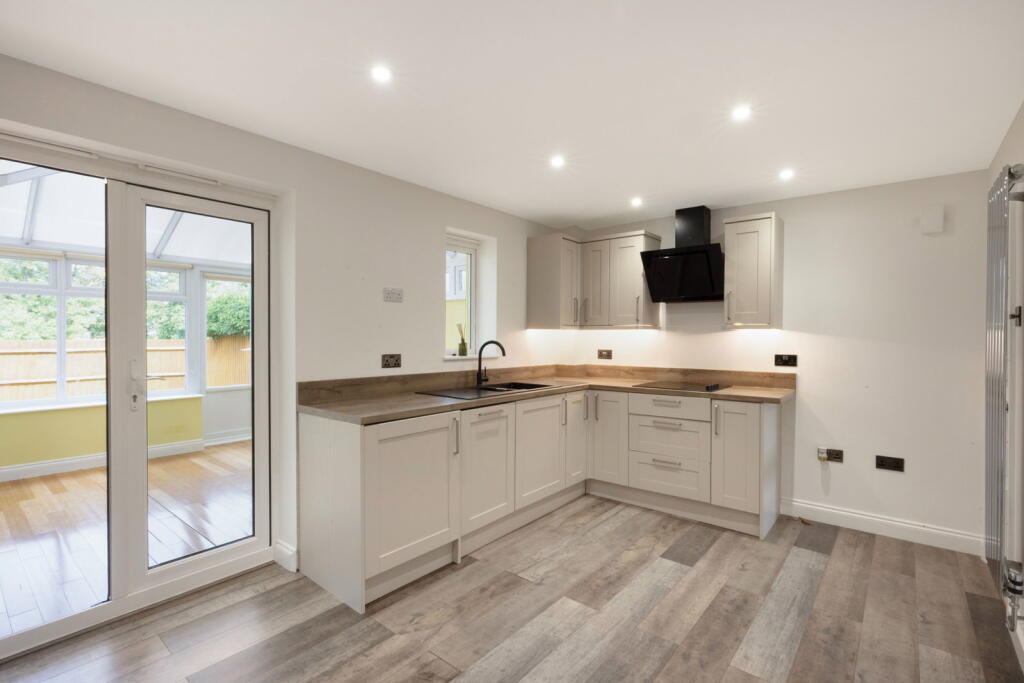 House in Gloucester - View 3