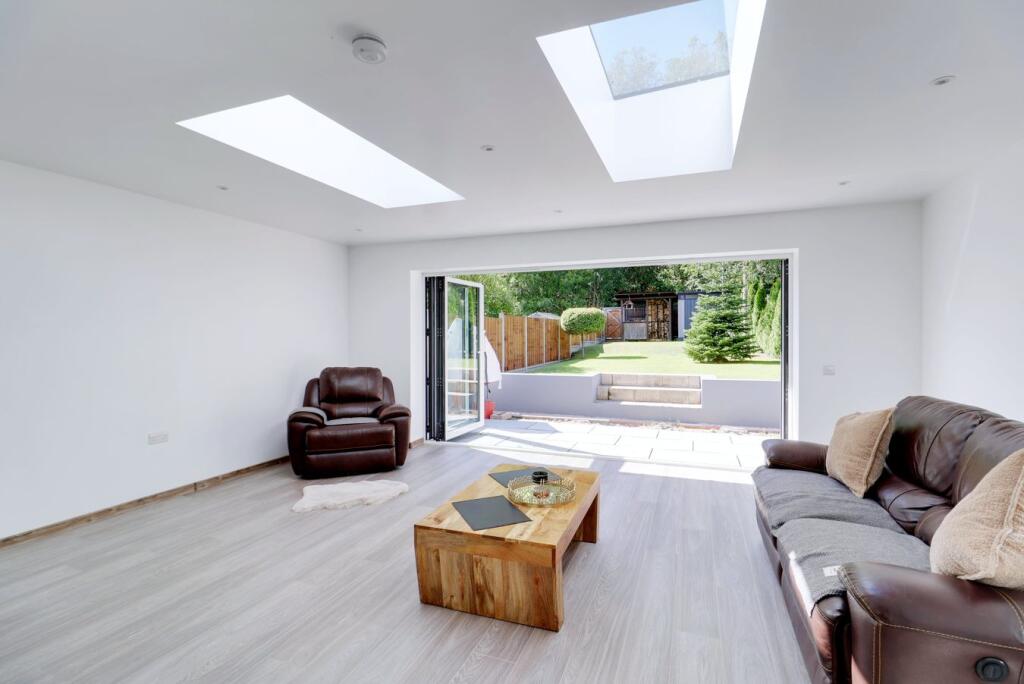 House in Romford - View 4