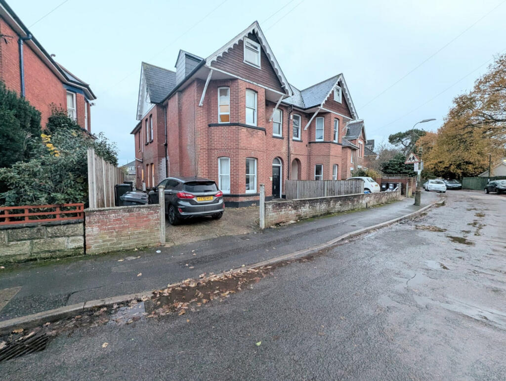 Harvey Road, Bournemouth, BH5 2