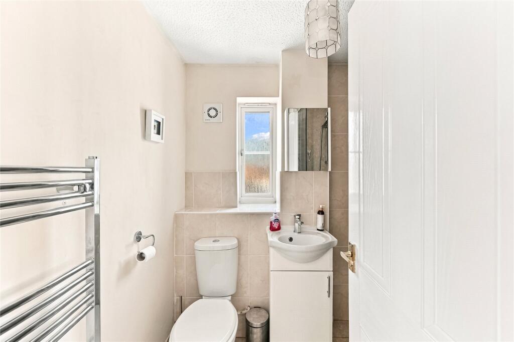 House in Bedford, Harrowden - More