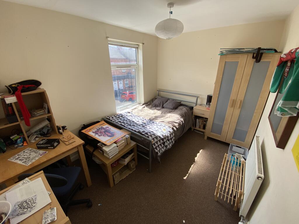 6 bedroom house for rent