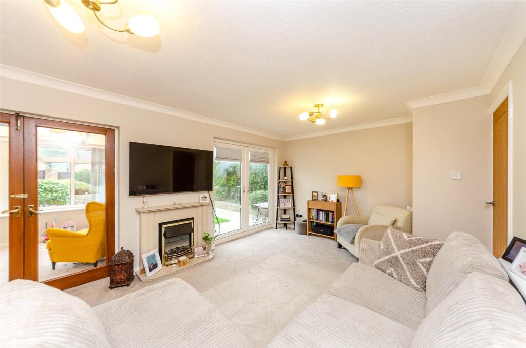 Duchess Close, Llandudno, Conwy, LL30 photo 2