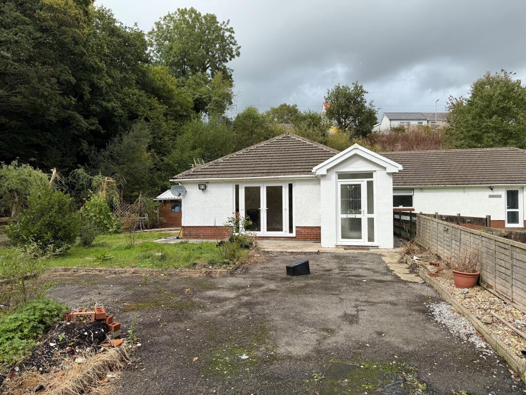 Main image of property: Oakmead, Tabernace Road, Ammanford.