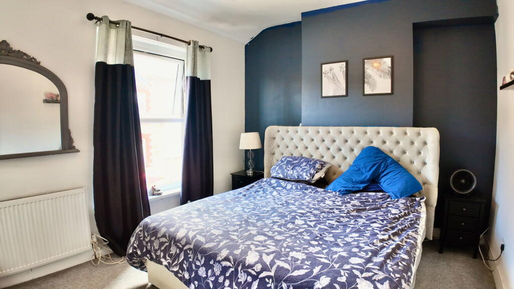 House in Newport - View 5