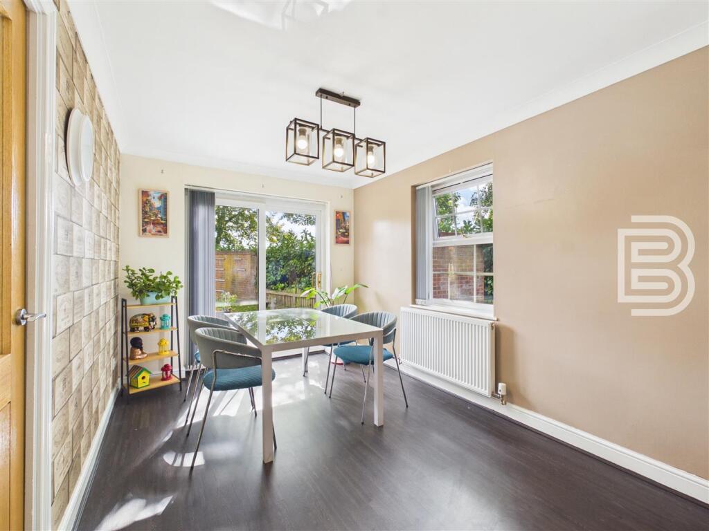 House in Rugby, Brownsover - View 5