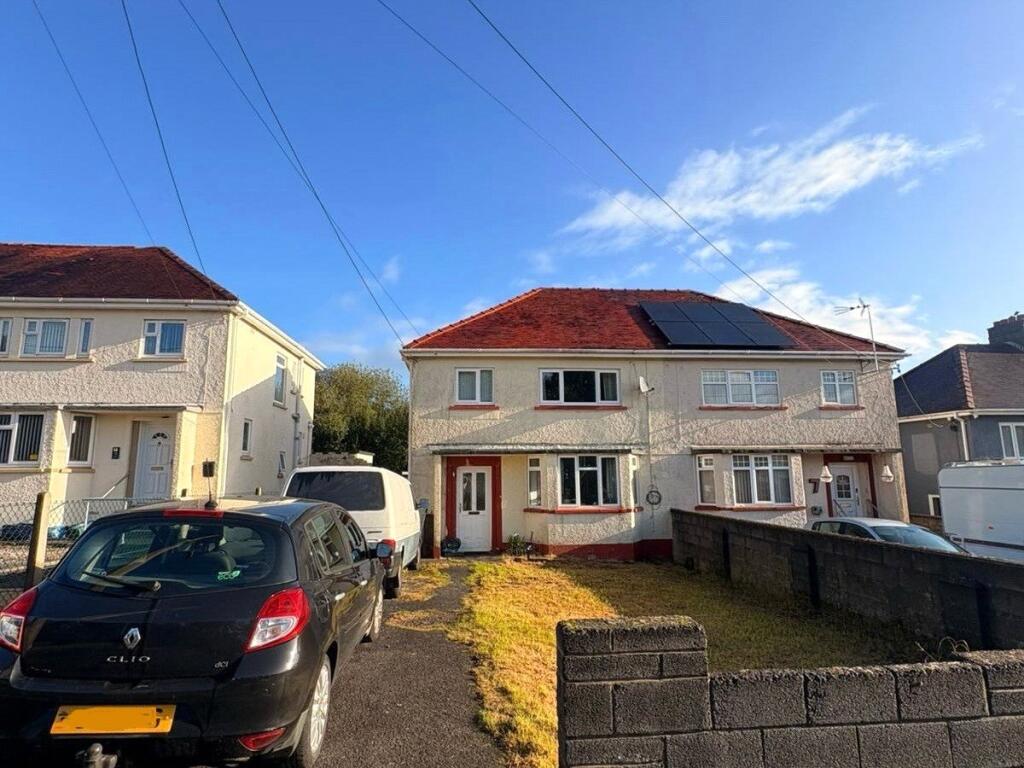 3-bed semi-detached on Lon Y Gruglas, Penybanc, Ammanford, Carmarthenshire, SA18, £165,000