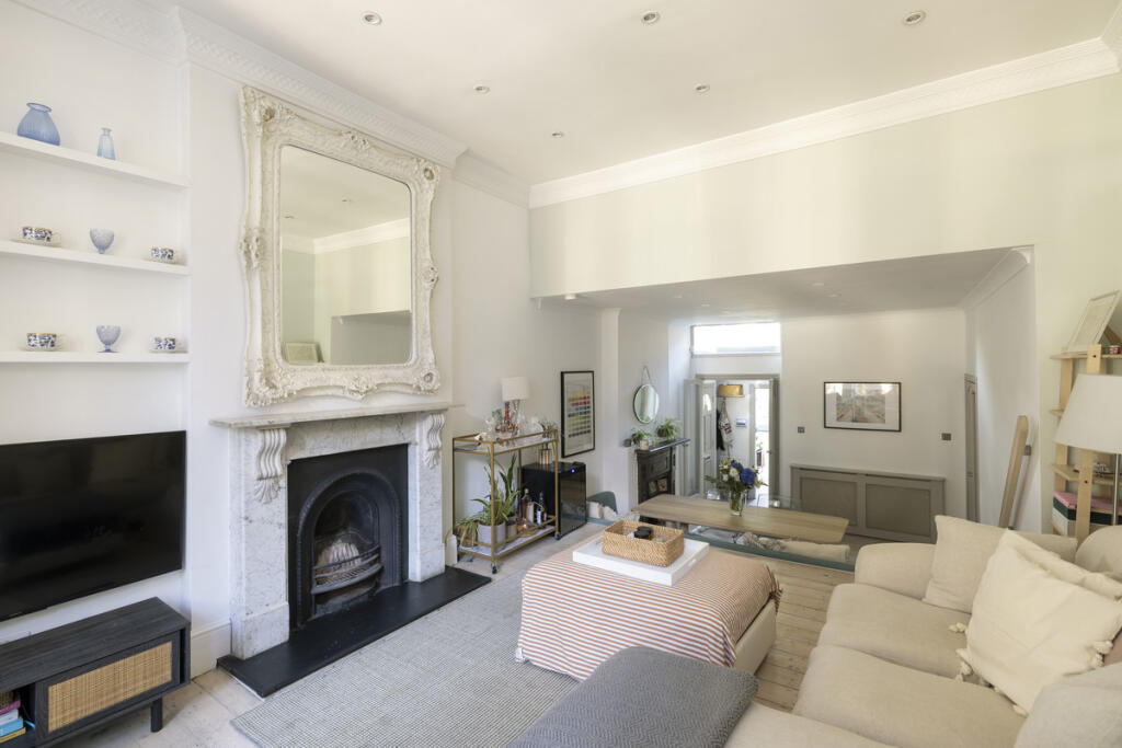 Apartment in London, Taverner Square, Highbury - More