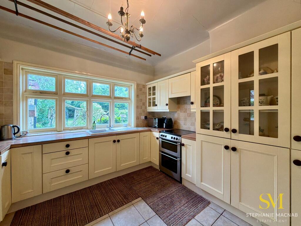 House in Sefton, Formby - More